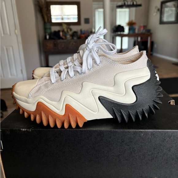 NEW Converse Run Star Low Top Platform - Picture 2 of 6